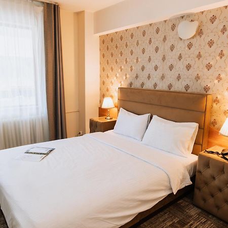 Hotel ซินายา ภายนอก รูปภาพ